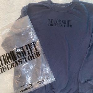 New Never Worn Taylor Swift Blue Crewneck 2XL 2X XXLThe Eras Tour Merch with bag